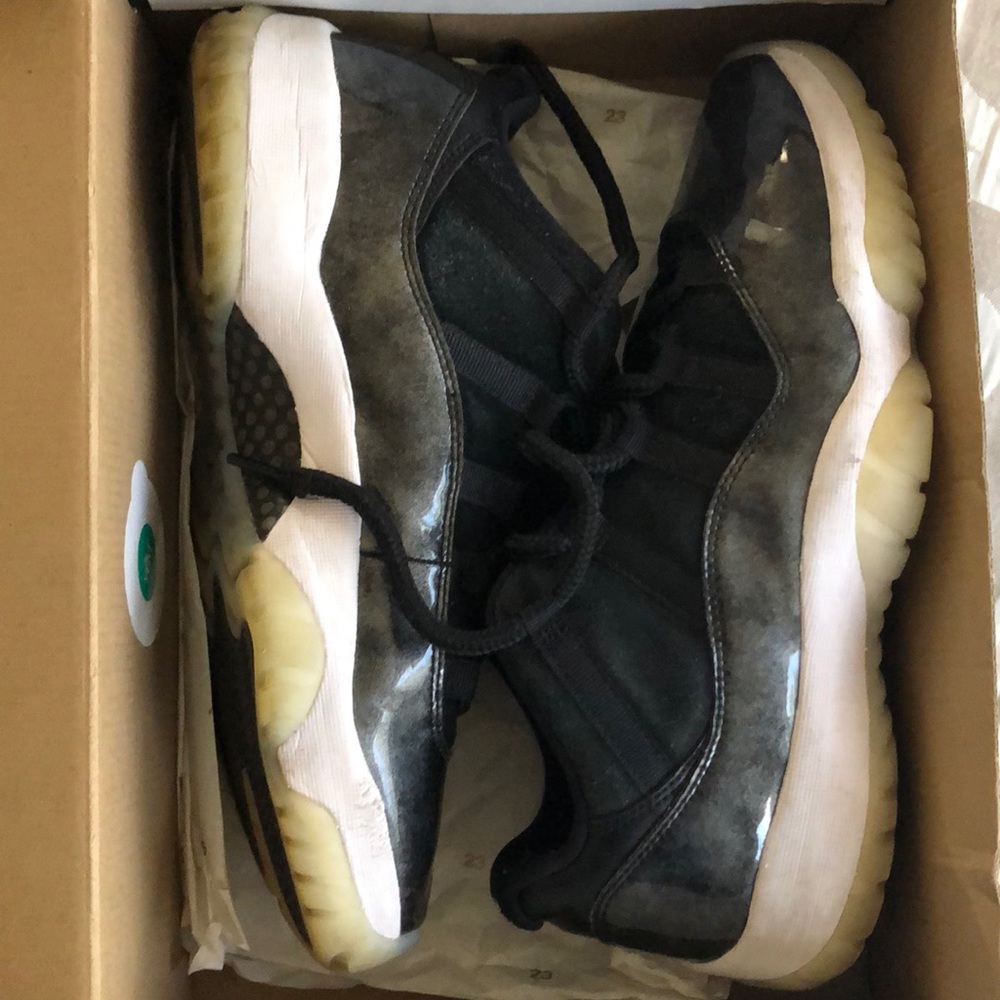 Jordan 11  men’s low baron